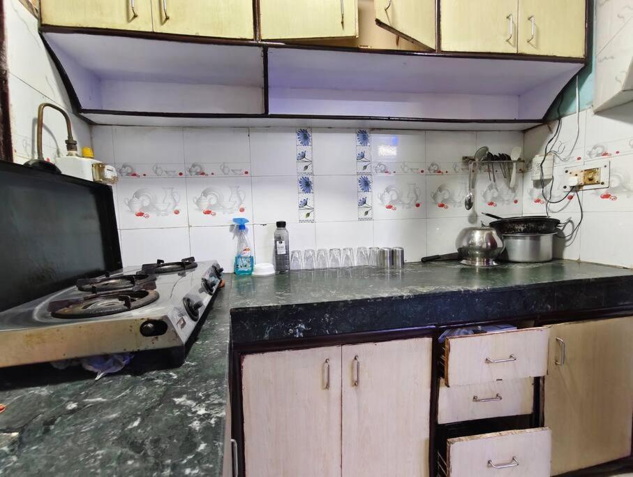 Peaceful Stay 1 Bhk Appartment New Delhi Bagian luar foto